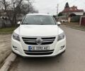 Белый Фольксваген Тигуан, объемом двигателя 2 л и пробегом 276 тыс. км за 9999 $, фото 1 на Automoto.ua