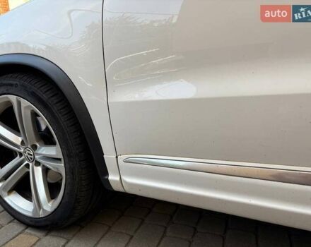 Білий Фольксваген Тігуан, об'ємом двигуна 2 л та пробігом 300 тис. км за 9800 $, фото 8 на Automoto.ua