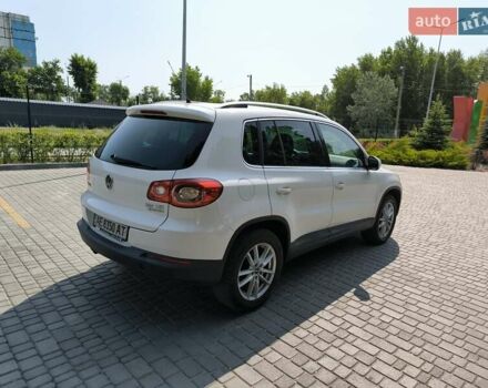 Белый Фольксваген Тигуан, объемом двигателя 2 л и пробегом 150 тыс. км за 10500 $, фото 5 на Automoto.ua