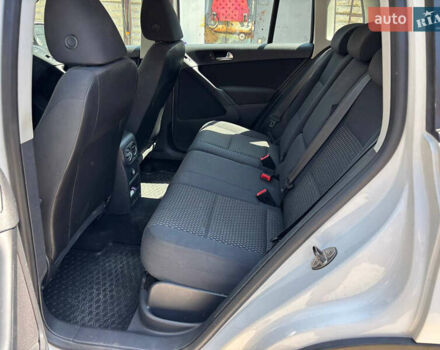 Білий Фольксваген Тігуан, об'ємом двигуна 2 л та пробігом 184 тис. км за 10000 $, фото 15 на Automoto.ua