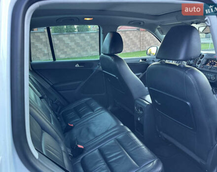 Білий Фольксваген Тігуан, об'ємом двигуна 2 л та пробігом 245 тис. км за 13500 $, фото 9 на Automoto.ua