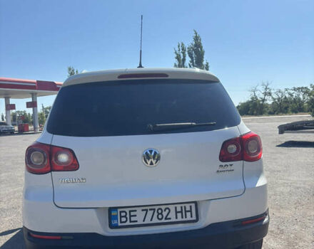 Білий Фольксваген Тігуан, об'ємом двигуна 2 л та пробігом 220 тис. км за 8700 $, фото 2 на Automoto.ua