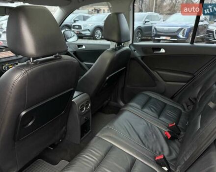 Белый Фольксваген Тигуан, объемом двигателя 2 л и пробегом 235 тыс. км за 11300 $, фото 13 на Automoto.ua