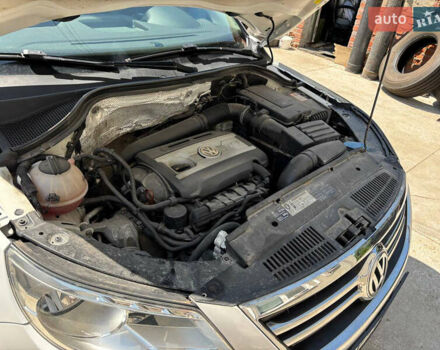 Білий Фольксваген Тігуан, об'ємом двигуна 2 л та пробігом 184 тис. км за 10000 $, фото 6 на Automoto.ua