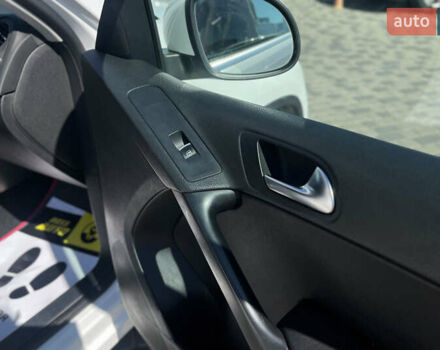 Белый Фольксваген Тигуан, объемом двигателя 1.97 л и пробегом 221 тыс. км за 12800 $, фото 9 на Automoto.ua