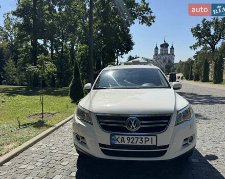 Білий Фольксваген Тігуан, об'ємом двигуна 2 л та пробігом 271 тис. км за 11600 $, фото 8 на Automoto.ua