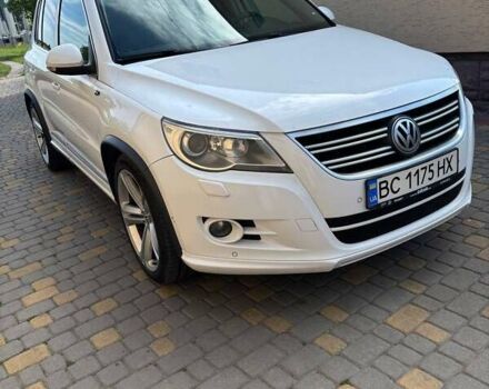 Білий Фольксваген Тігуан, об'ємом двигуна 2 л та пробігом 300 тис. км за 9800 $, фото 4 на Automoto.ua