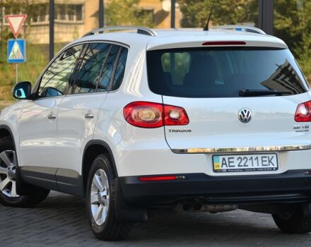 Белый Фольксваген Тигуан, объемом двигателя 2 л и пробегом 180 тыс. км за 11700 $, фото 2 на Automoto.ua