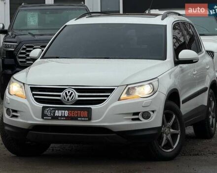 Белый Фольксваген Тигуан, объемом двигателя 2 л и пробегом 235 тыс. км за 11300 $, фото 1 на Automoto.ua