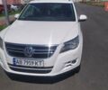 Белый Фольксваген Тигуан, объемом двигателя 1.4 л и пробегом 183 тыс. км за 10200 $, фото 2 на Automoto.ua