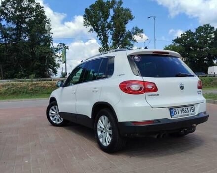 Білий Фольксваген Тігуан, об'ємом двигуна 2 л та пробігом 210 тис. км за 13500 $, фото 1 на Automoto.ua