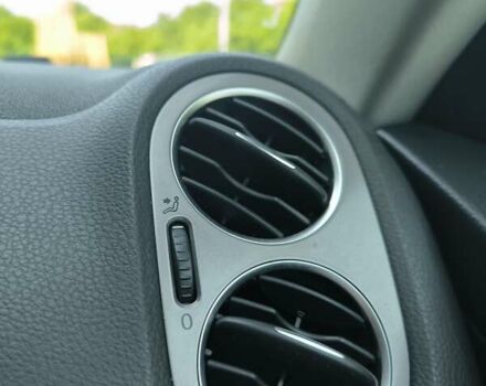 Белый Фольксваген Тигуан, объемом двигателя 2 л и пробегом 150 тыс. км за 10500 $, фото 33 на Automoto.ua