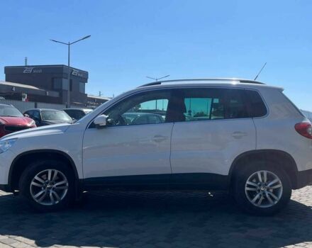 Білий Фольксваген Тігуан, об'ємом двигуна 2 л та пробігом 221 тис. км за 12800 $, фото 3 на Automoto.ua