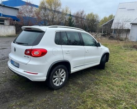 Белый Фольксваген Тигуан, объемом двигателя 2 л и пробегом 241 тыс. км за 7500 $, фото 2 на Automoto.ua