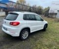 Белый Фольксваген Тигуан, объемом двигателя 2 л и пробегом 241 тыс. км за 7500 $, фото 2 на Automoto.ua