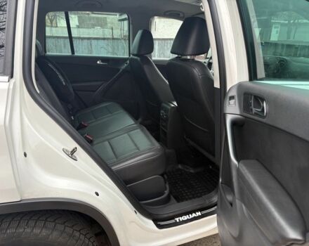 Белый Фольксваген Тигуан, объемом двигателя 2 л и пробегом 276 тыс. км за 9999 $, фото 7 на Automoto.ua