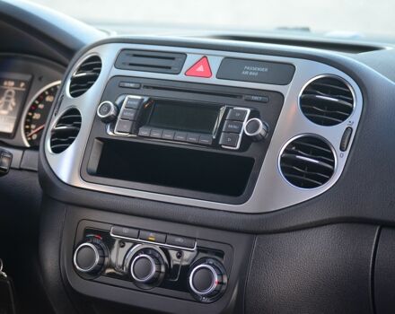 Белый Фольксваген Тигуан, объемом двигателя 2 л и пробегом 180 тыс. км за 11700 $, фото 9 на Automoto.ua