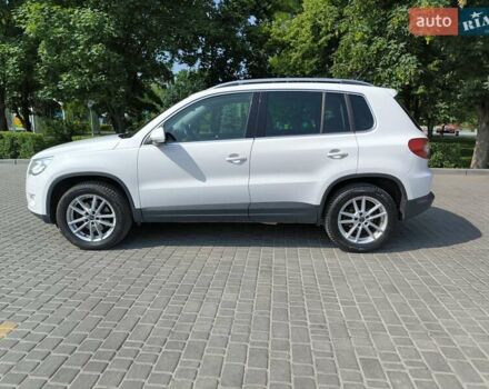 Белый Фольксваген Тигуан, объемом двигателя 2 л и пробегом 150 тыс. км за 10500 $, фото 8 на Automoto.ua