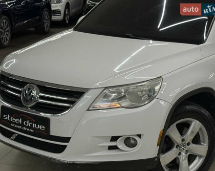 Белый Фольксваген Тигуан, объемом двигателя 1.98 л и пробегом 348 тыс. км за 8999 $, фото 1 на Automoto.ua