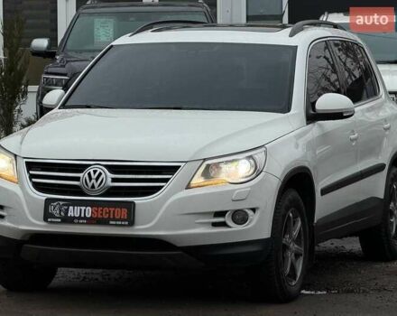 Белый Фольксваген Тигуан, объемом двигателя 2 л и пробегом 235 тыс. км за 11300 $, фото 2 на Automoto.ua