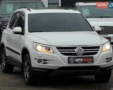 Белый Фольксваген Тигуан, объемом двигателя 2 л и пробегом 235 тыс. км за 11300 $, фото 4 на Automoto.ua