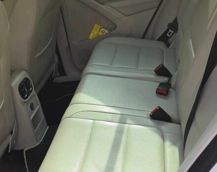 Белый Фольксваген Тигуан, объемом двигателя 2 л и пробегом 289 тыс. км за 9200 $, фото 4 на Automoto.ua