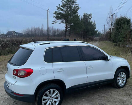 Белый Фольксваген Тигуан, объемом двигателя 1.97 л и пробегом 318 тыс. км за 13300 $, фото 6 на Automoto.ua