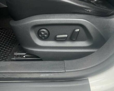 Білий Фольксваген Тігуан, об'ємом двигуна 2 л та пробігом 252 тис. км за 9990 $, фото 18 на Automoto.ua