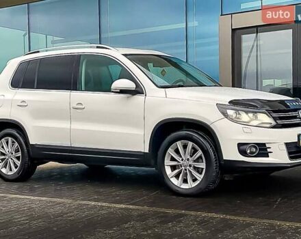 Белый Фольксваген Тигуан, объемом двигателя 2 л и пробегом 236 тыс. км за 12800 $, фото 3 на Automoto.ua