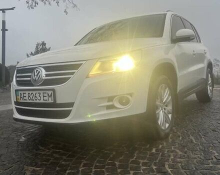 Білий Фольксваген Тігуан, об'ємом двигуна 2 л та пробігом 252 тис. км за 9990 $, фото 4 на Automoto.ua