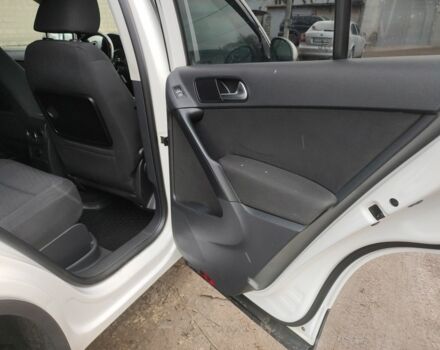 Белый Фольксваген Тигуан, объемом двигателя 2 л и пробегом 170 тыс. км за 9500 $, фото 16 на Automoto.ua