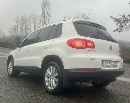 Білий Фольксваген Тігуан, об'ємом двигуна 2 л та пробігом 252 тис. км за 9990 $, фото 5 на Automoto.ua