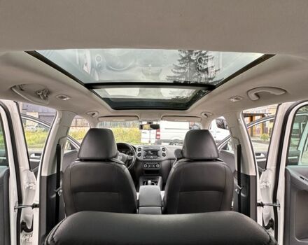 Белый Фольксваген Тигуан, объемом двигателя 2 л и пробегом 215 тыс. км за 12500 $, фото 7 на Automoto.ua