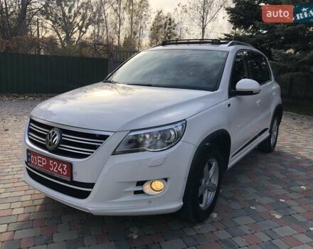 Білий Фольксваген Тігуан, об'ємом двигуна 2 л та пробігом 165 тис. км за 13600 $, фото 31 на Automoto.ua