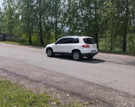 Белый Фольксваген Тигуан, объемом двигателя 2 л и пробегом 217 тыс. км за 12450 $, фото 4 на Automoto.ua