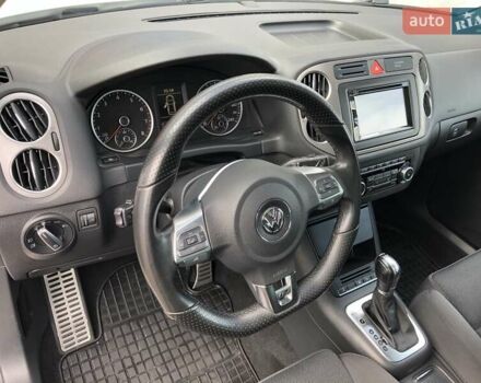 Білий Фольксваген Тігуан, об'ємом двигуна 2 л та пробігом 165 тис. км за 13600 $, фото 2 на Automoto.ua