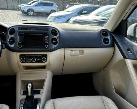 Белый Фольксваген Тигуан, объемом двигателя 2 л и пробегом 277 тыс. км за 11450 $, фото 3 на Automoto.ua