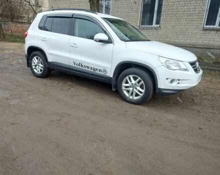 Белый Фольксваген Тигуан, объемом двигателя 2 л и пробегом 170 тыс. км за 9500 $, фото 1 на Automoto.ua