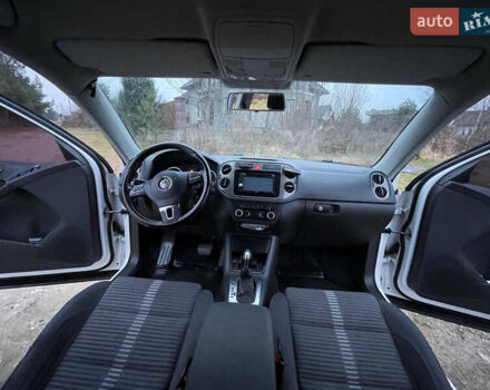 Белый Фольксваген Тигуан, объемом двигателя 1.97 л и пробегом 318 тыс. км за 13300 $, фото 12 на Automoto.ua