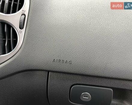 Білий Фольксваген Тігуан, об'ємом двигуна 2 л та пробігом 165 тис. км за 13600 $, фото 47 на Automoto.ua