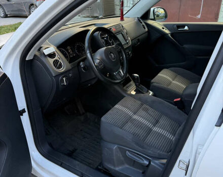 Білий Фольксваген Тігуан, об'ємом двигуна 1.98 л та пробігом 216 тис. км за 9500 $, фото 18 на Automoto.ua