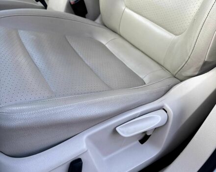 Белый Фольксваген Тигуан, объемом двигателя 2 л и пробегом 277 тыс. км за 11450 $, фото 4 на Automoto.ua