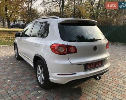 Білий Фольксваген Тігуан, об'ємом двигуна 2 л та пробігом 165 тис. км за 13600 $, фото 5 на Automoto.ua