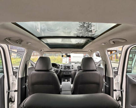 Белый Фольксваген Тигуан, объемом двигателя 1.98 л и пробегом 215 тыс. км за 12500 $, фото 1 на Automoto.ua