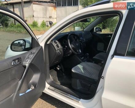 Білий Фольксваген Тігуан, об'ємом двигуна 1.97 л та пробігом 126 тис. км за 13000 $, фото 8 на Automoto.ua