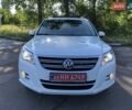 Белый Фольксваген Тигуан, объемом двигателя 2 л и пробегом 165 тыс. км за 13800 $, фото 44 на Automoto.ua