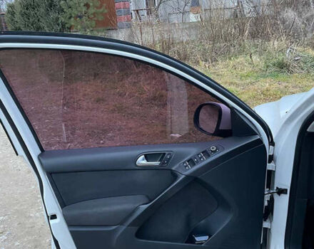 Белый Фольксваген Тигуан, объемом двигателя 1.97 л и пробегом 318 тыс. км за 13300 $, фото 11 на Automoto.ua