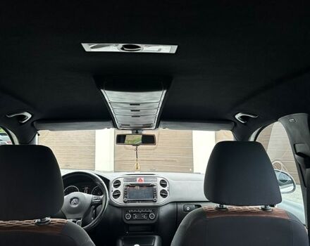 Белый Фольксваген Тигуан, объемом двигателя 2 л и пробегом 228 тыс. км за 11800 $, фото 13 на Automoto.ua