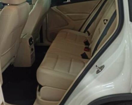 Белый Фольксваген Тигуан, объемом двигателя 1.98 л и пробегом 240 тыс. км за 13500 $, фото 7 на Automoto.ua