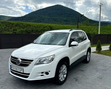 Белый Фольксваген Тигуан, объемом двигателя 2 л и пробегом 228 тыс. км за 11800 $, фото 4 на Automoto.ua